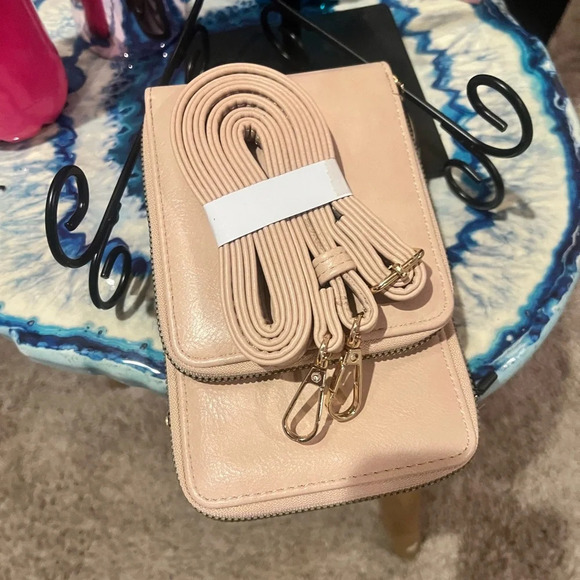 American Bee NWT Women's Pink Soft Vegan Leather Wallet/Cross Body - Picture 3 of 9